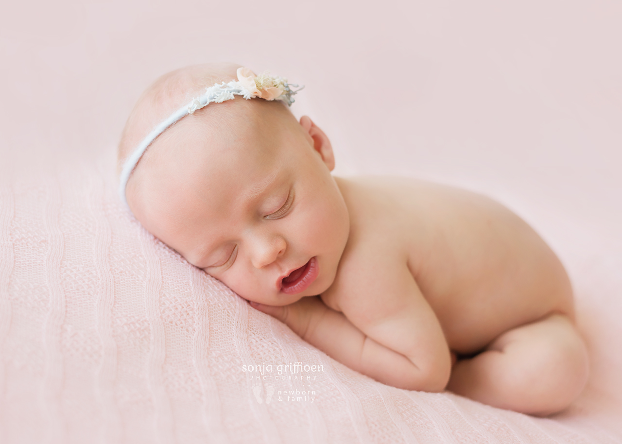 Sienna-Newborn-Brisbane-Newborn-Photographer-Sonja-Griffioen-07.jpg