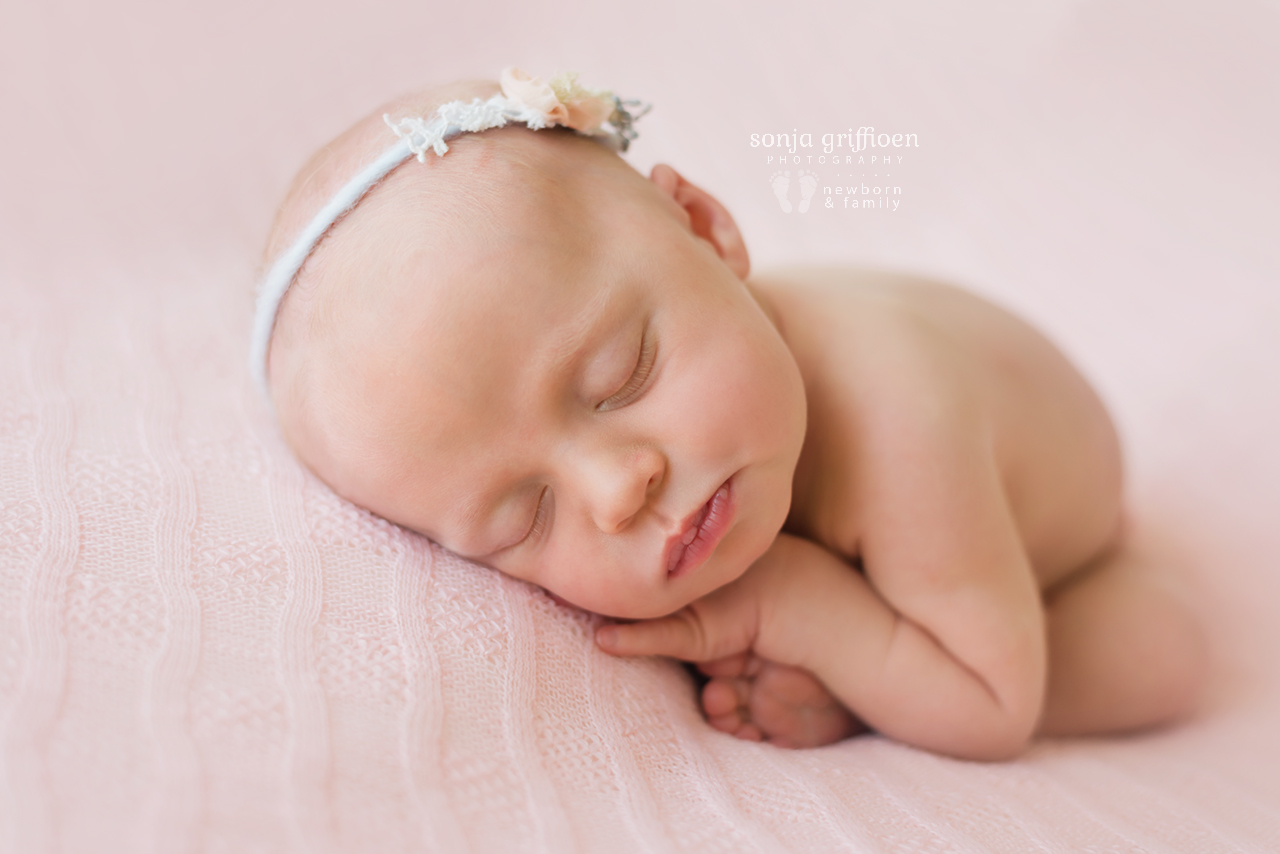 Sienna-Newborn-Brisbane-Newborn-Photographer-Sonja-Griffioen-08.jpg