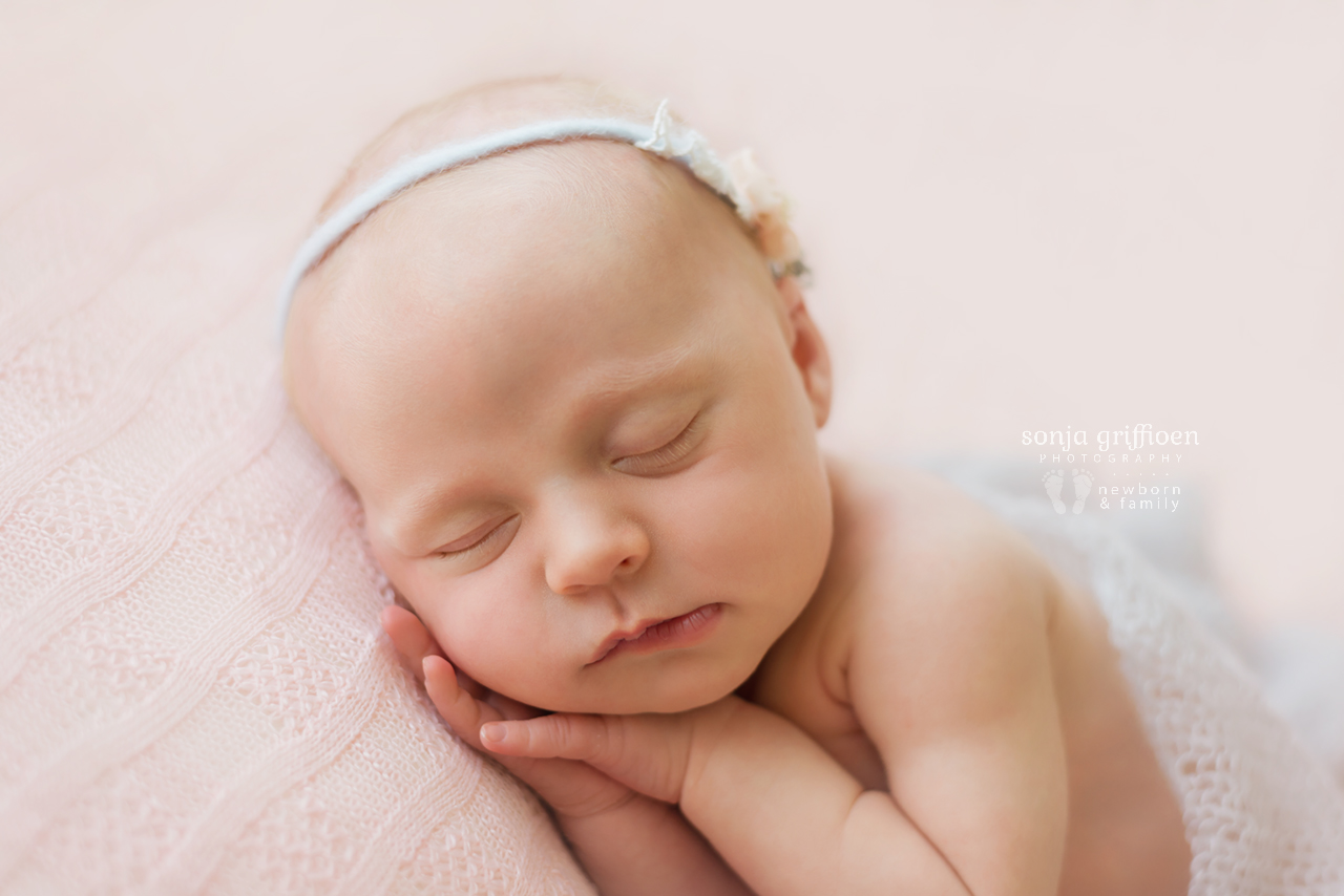 Sienna-Newborn-Brisbane-Newborn-Photographer-Sonja-Griffioen-09.jpg