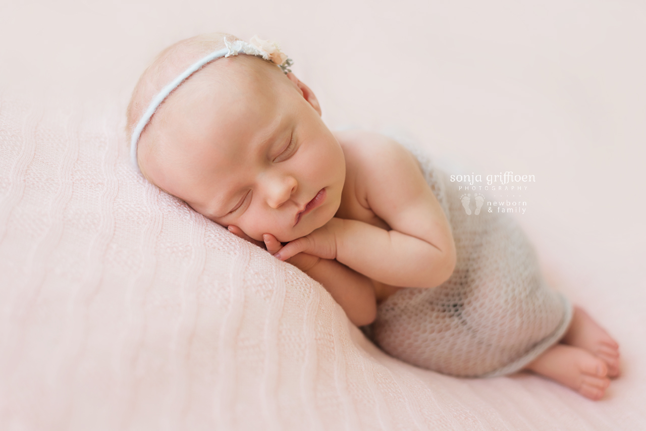 Sienna-Newborn-Brisbane-Newborn-Photographer-Sonja-Griffioen-10.jpg