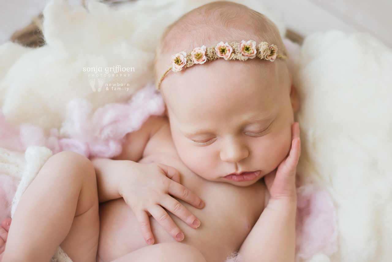 Sienna-Newborn-Brisbane-Newborn-Photographer-Sonja-Griffioen-13.jpg