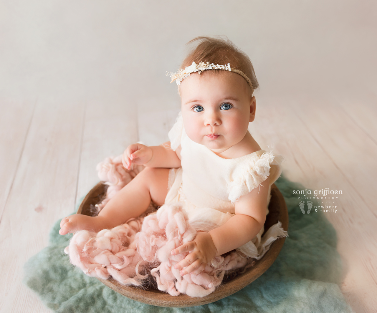 Thalia-Milestone-Brisbane-Newborn-Photographer-Sonja-Griffioen-08b.jpg