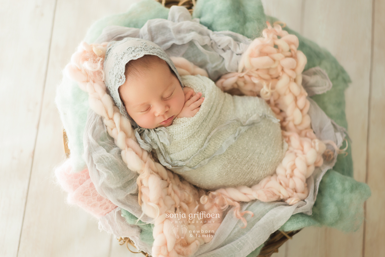 Thalia-Newborn-Brisbane-Newborn-Photographer-Sonja-Griffioen-04.jpg