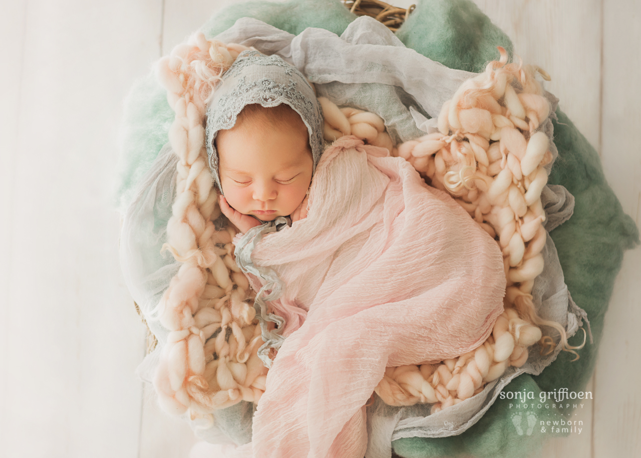 Thalia-Newborn-Brisbane-Newborn-Photographer-Sonja-Griffioen-08.jpg