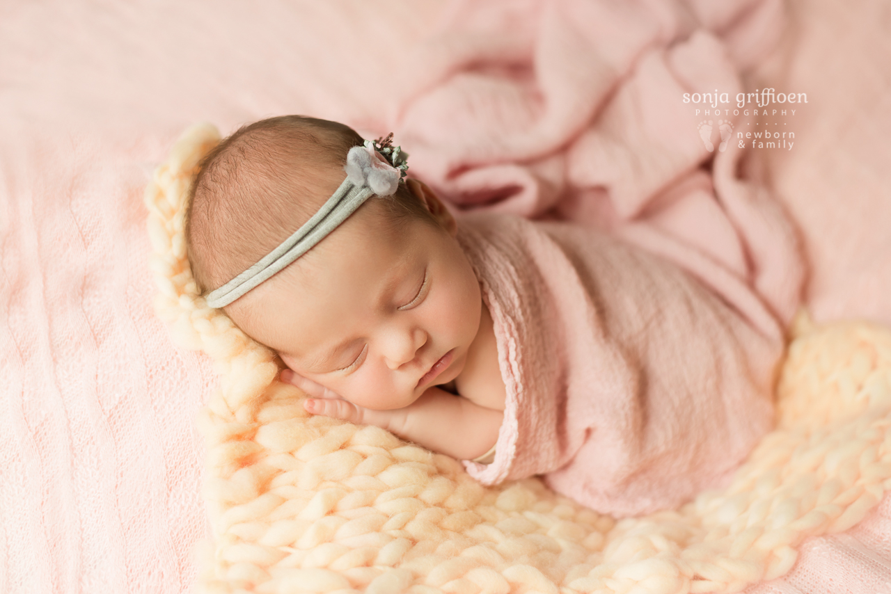 Thalia-Newborn-Brisbane-Newborn-Photographer-Sonja-Griffioen-13.jpg