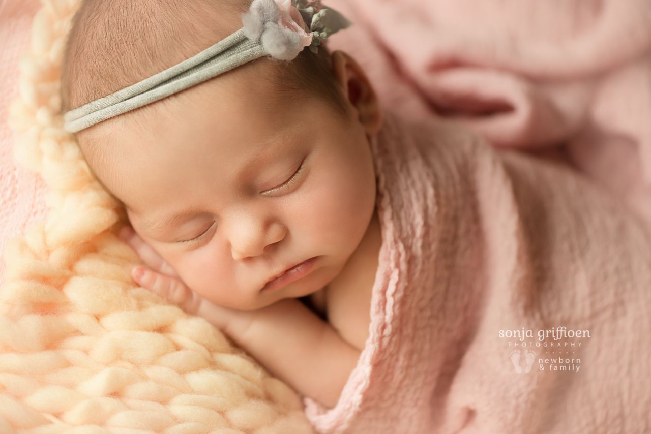 Thalia-Newborn-Brisbane-Newborn-Photographer-Sonja-Griffioen-15.jpg