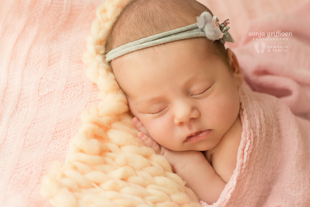 Thalia-Newborn-Brisbane-Newborn-Photographer-Sonja-Griffioen-20.jpg