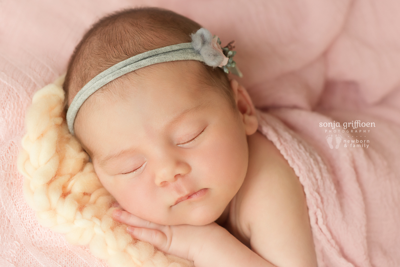 Thalia-Newborn-Brisbane-Newborn-Photographer-Sonja-Griffioen-22.jpg