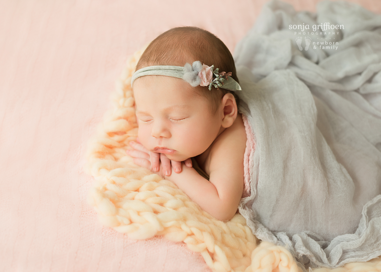 Thalia-Newborn-Brisbane-Newborn-Photographer-Sonja-Griffioen-24.jpg