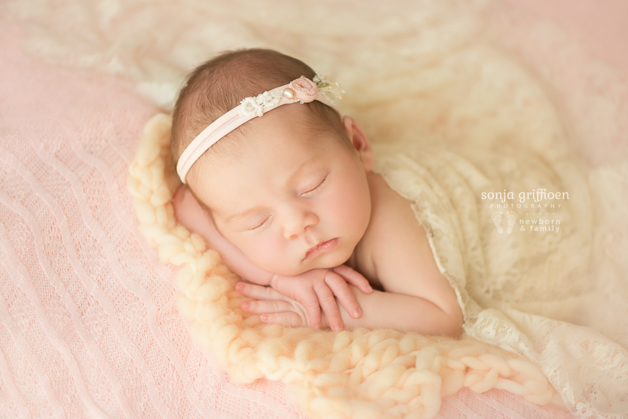 Thalia-Newborn-Brisbane-Newborn-Photographer-Sonja-Griffioen-26.jpg