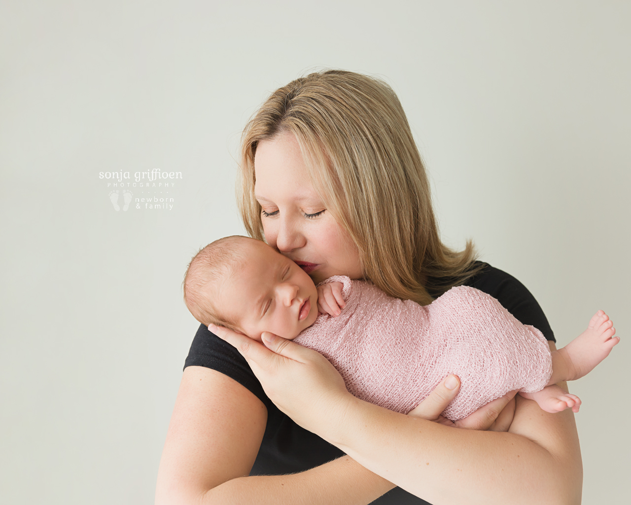 Veronica-Newborn-Brisbane-Newborn-Photographer-Sonja-Griffioen-01.jpg