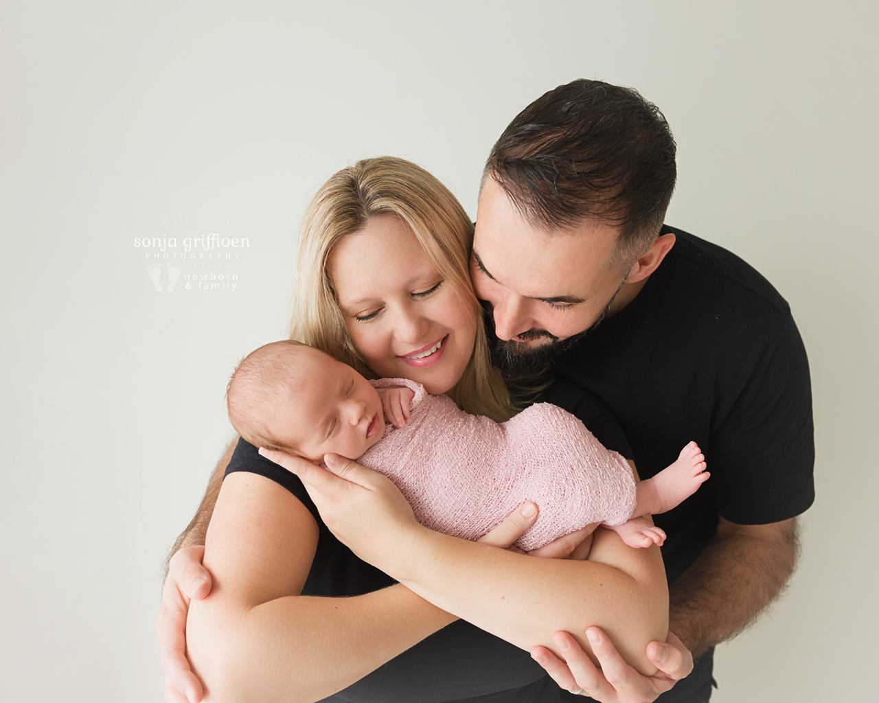 Veronica-Newborn-Brisbane-Newborn-Photographer-Sonja-Griffioen-03.jpg