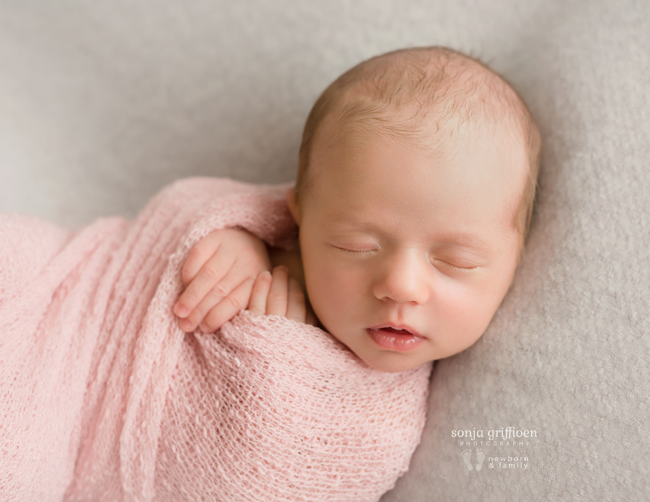 Veronica-Newborn-Brisbane-Newborn-Photographer-Sonja-Griffioen-08.jpg