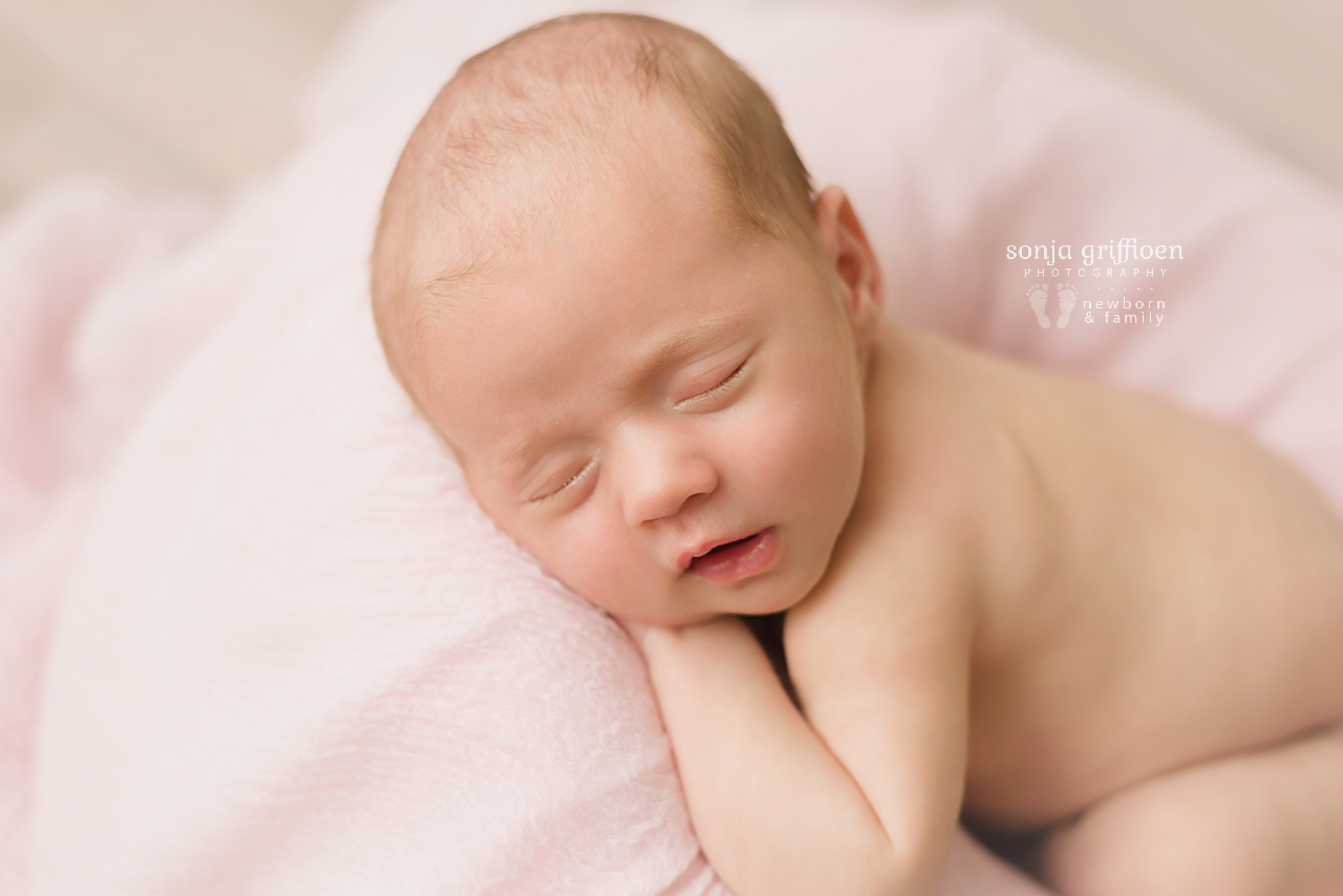 Veronica-Newborn-Brisbane-Newborn-Photographer-Sonja-Griffioen-13.jpg