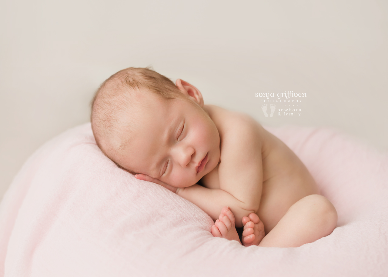 Veronica-Newborn-Brisbane-Newborn-Photographer-Sonja-Griffioen-16b.jpg