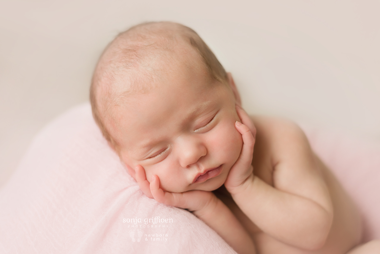 Veronica-Newborn-Brisbane-Newborn-Photographer-Sonja-Griffioen-20.jpg