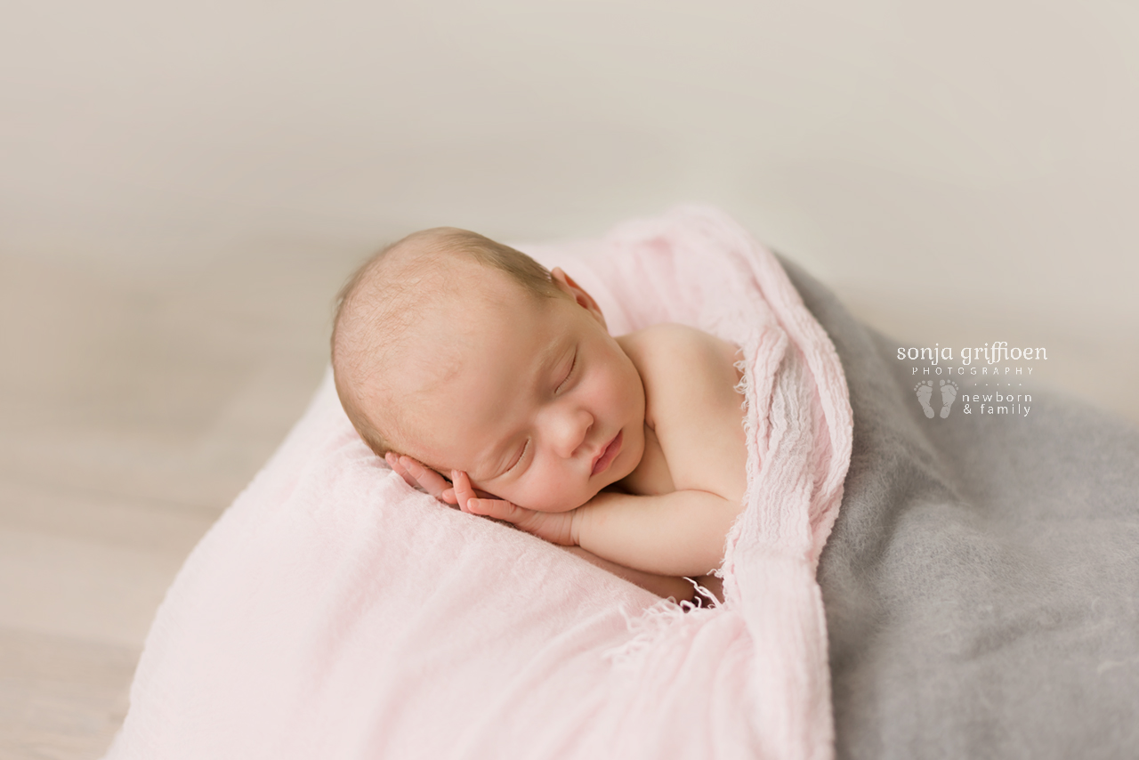 Veronica-Newborn-Brisbane-Newborn-Photographer-Sonja-Griffioen-23.jpg