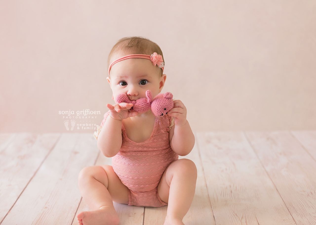 Violet-Milestone-Brisbane-Newborn-Baby-Photographer-Sonja-Griffioen-03.jpg