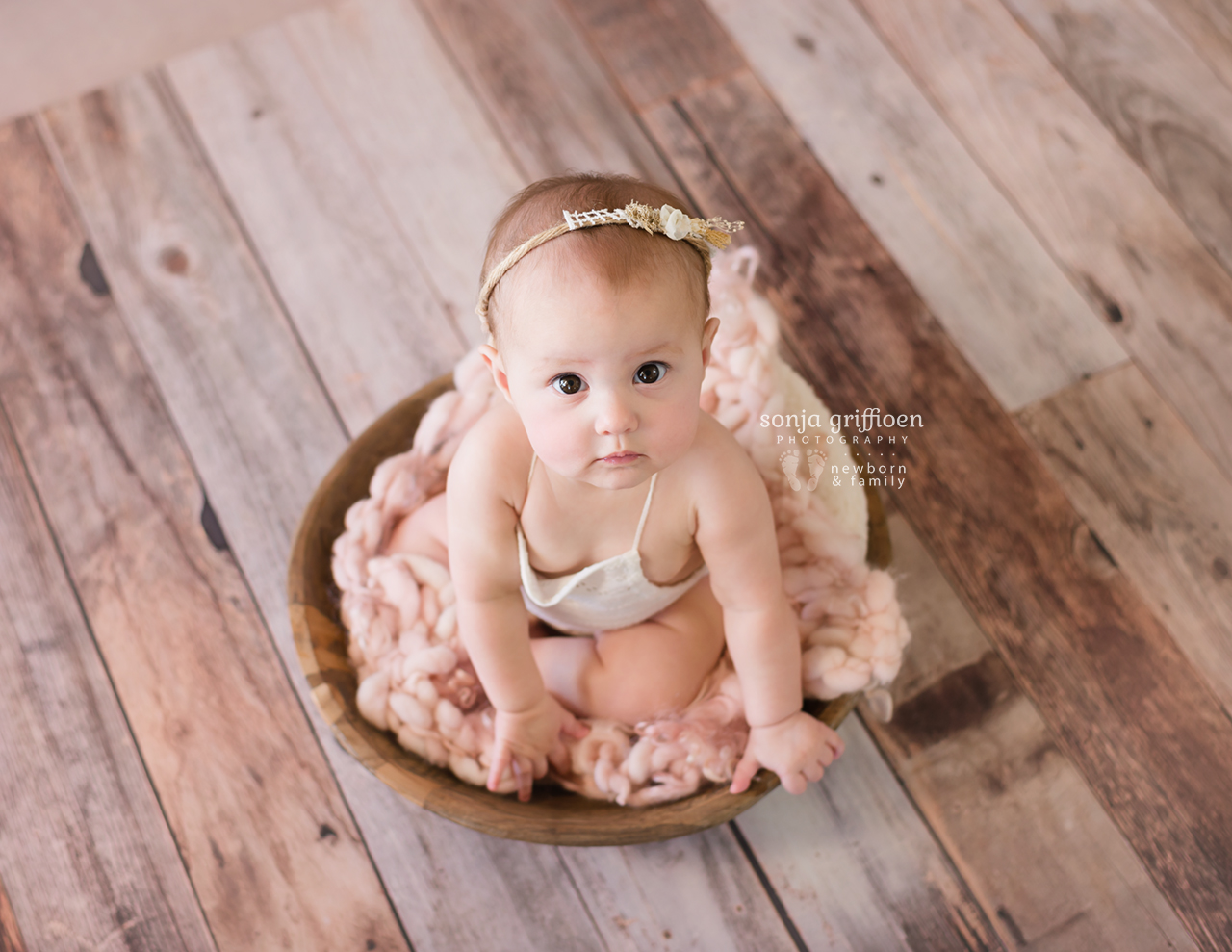 Violet-Milestone-Brisbane-Newborn-Photographer-Sonja-Griffioen-10.jpg