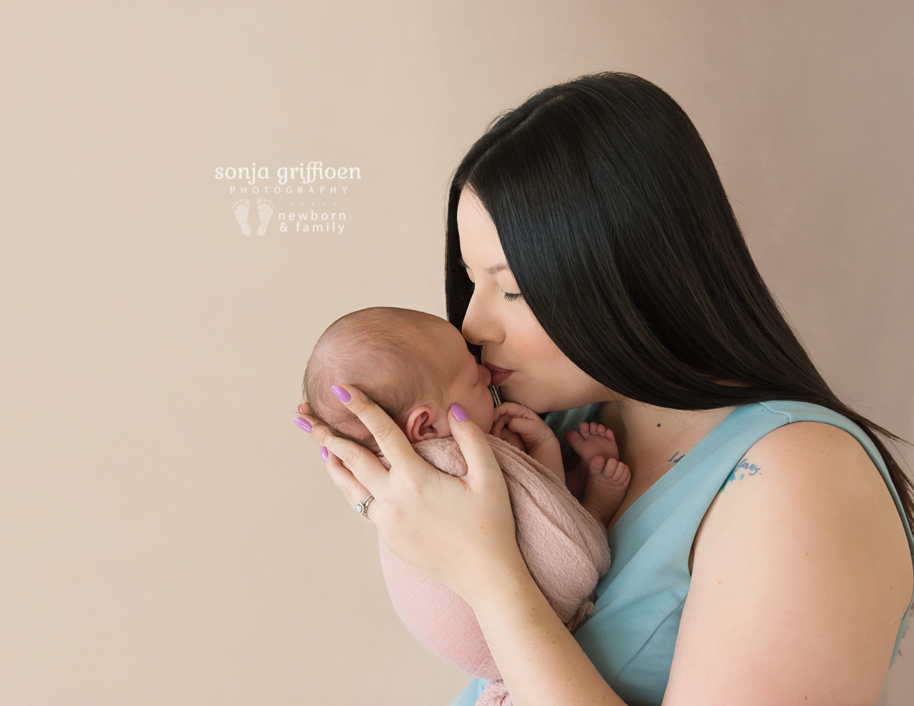 Violet-Newborn-Brisbane-Newborn-Photographer-Sonja-Griffioen-01.jpg