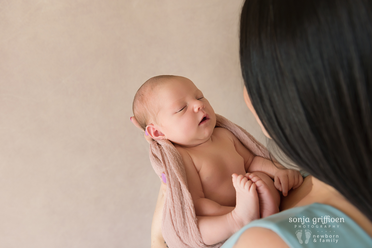 Violet-Newborn-Brisbane-Newborn-Photographer-Sonja-Griffioen-03.jpg