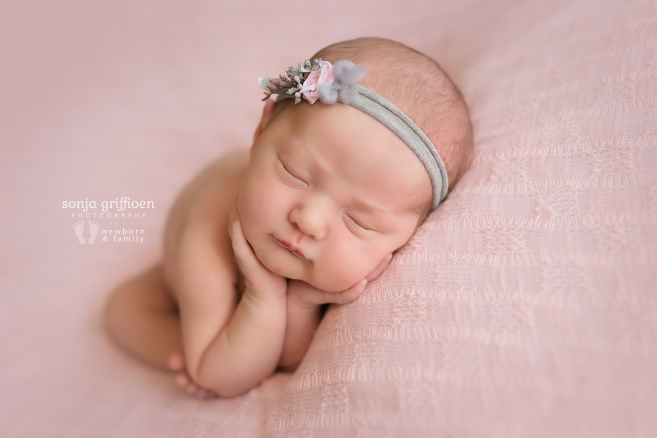 Violet-Newborn-Brisbane-Newborn-Photographer-Sonja-Griffioen-07.jpg