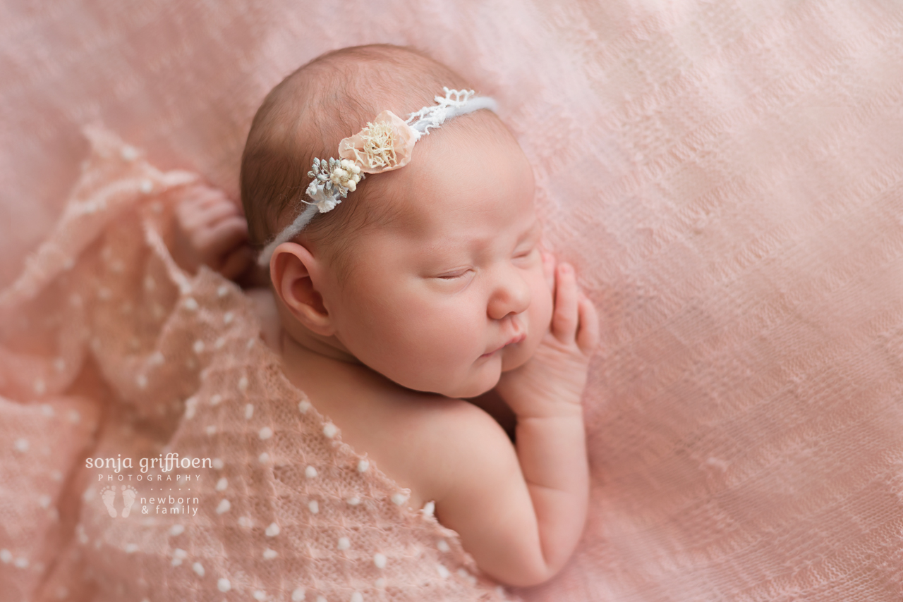 Violet-Newborn-Brisbane-Newborn-Photographer-Sonja-Griffioen-10.jpg