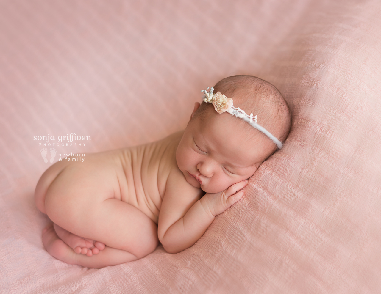 Violet-Newborn-Brisbane-Newborn-Photographer-Sonja-Griffioen-11-2.jpg