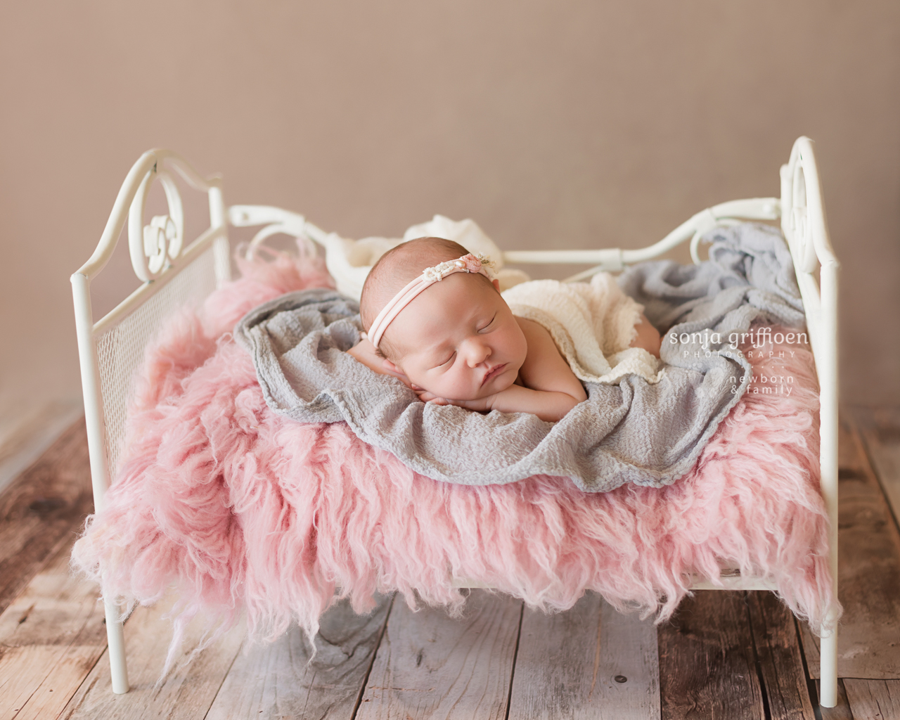 Violet-Newborn-Brisbane-Newborn-Photographer-Sonja-Griffioen-13.jpg