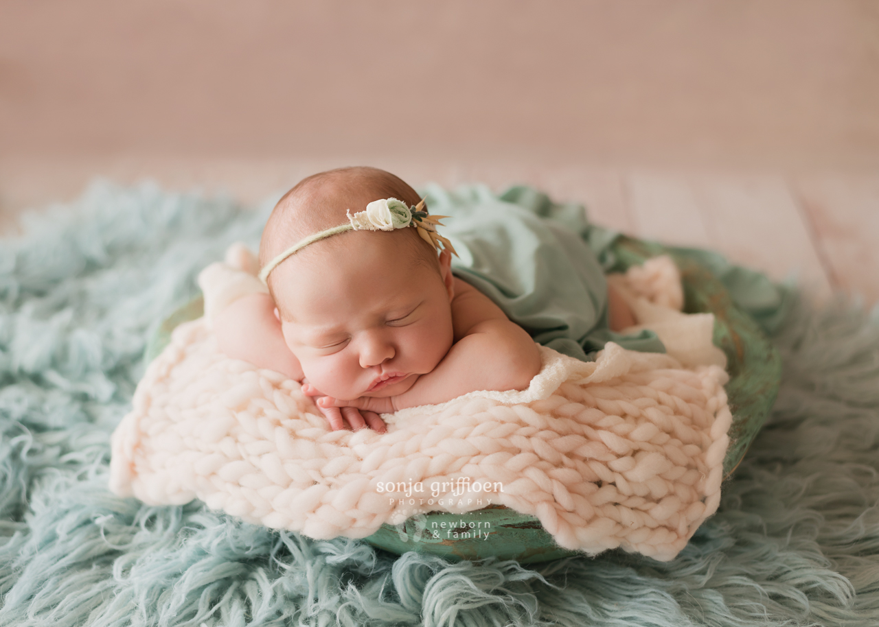 Violet-Newborn-Brisbane-Newborn-Photographer-Sonja-Griffioen-14.jpg