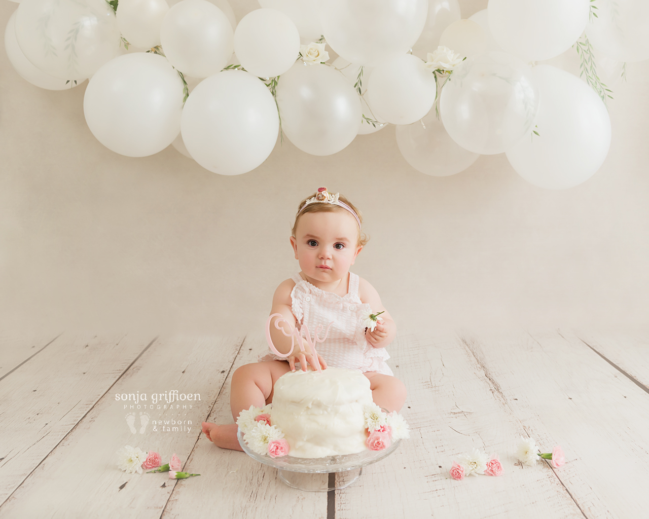 Vivienne-Cake-Smash-Brisbane-Baby-Photographer-Sonja-Griffioen-02.jpg