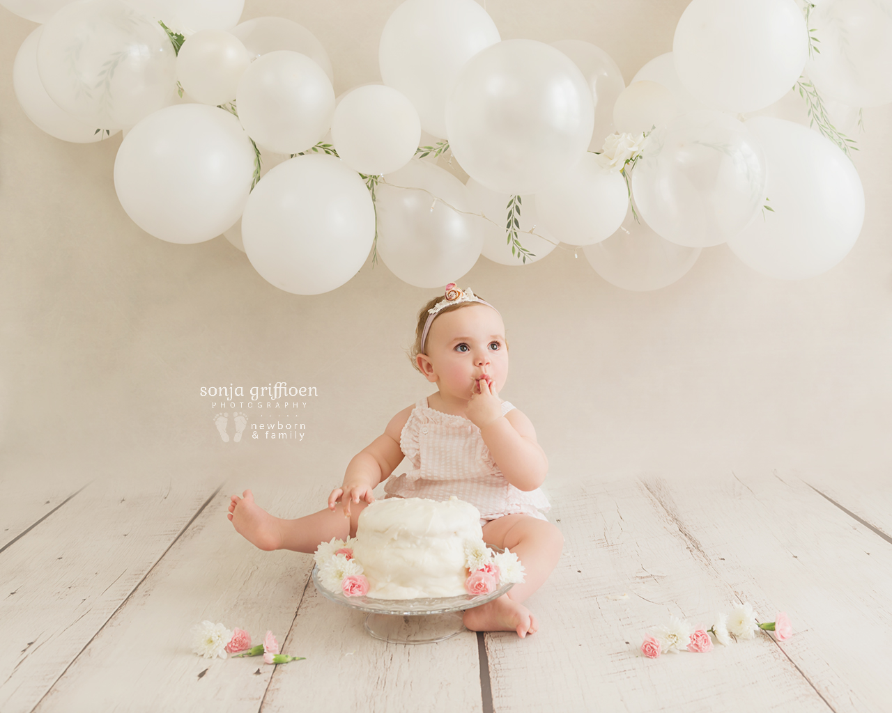 Vivienne-Cake-Smash-Brisbane-Baby-Photographer-Sonja-Griffioen-03.jpg