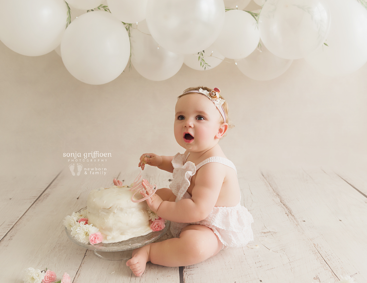 Vivienne-Cake-Smash-Brisbane-Baby-Photographer-Sonja-Griffioen-07.jpg