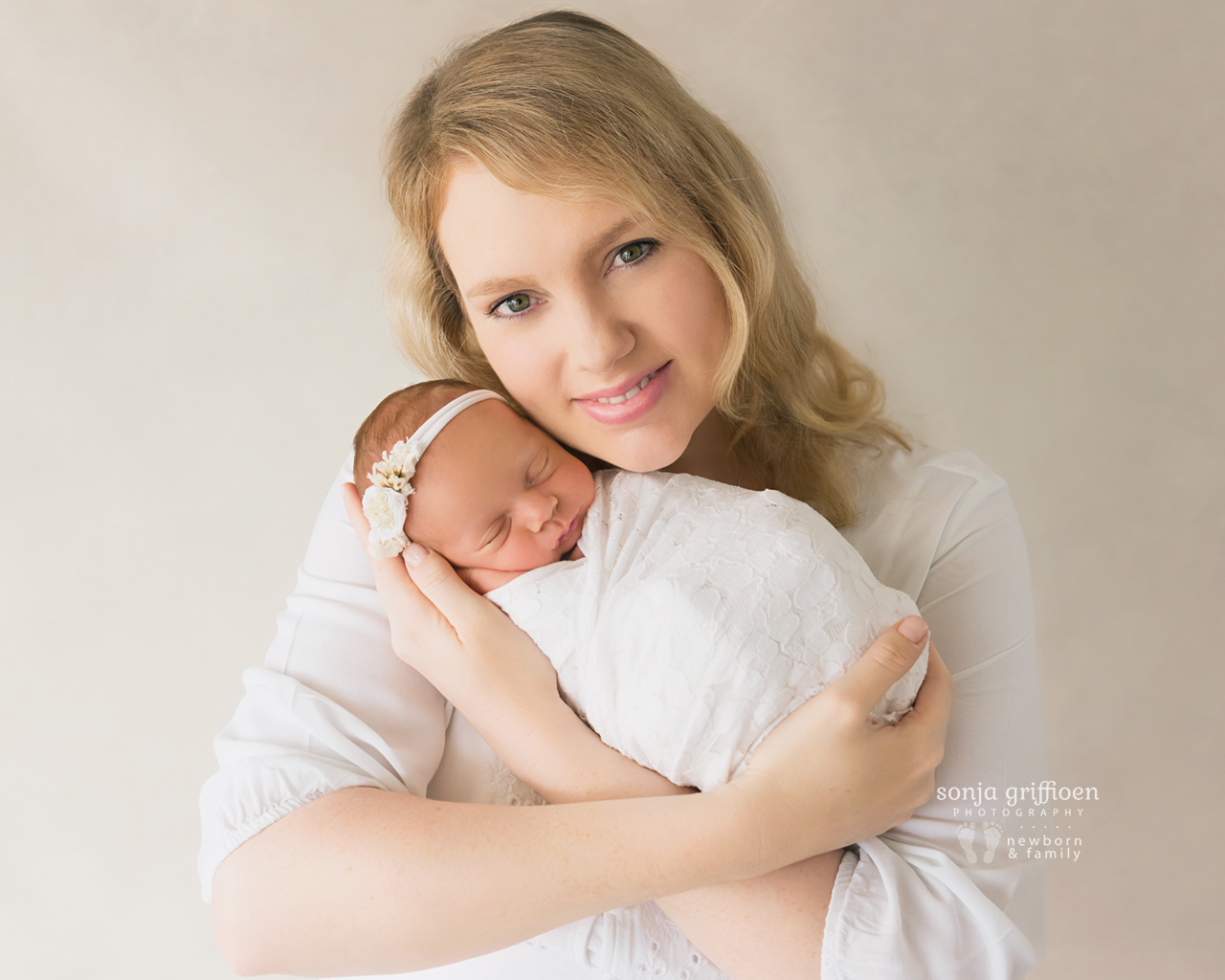 Vivienne-Newborn-Brisbane-Newborn-Photographer-Sonja-Griffioen-01.jpg