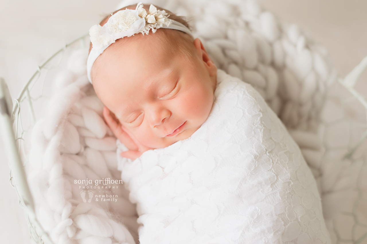 Vivienne-Newborn-Brisbane-Newborn-Photographer-Sonja-Griffioen-06.jpg