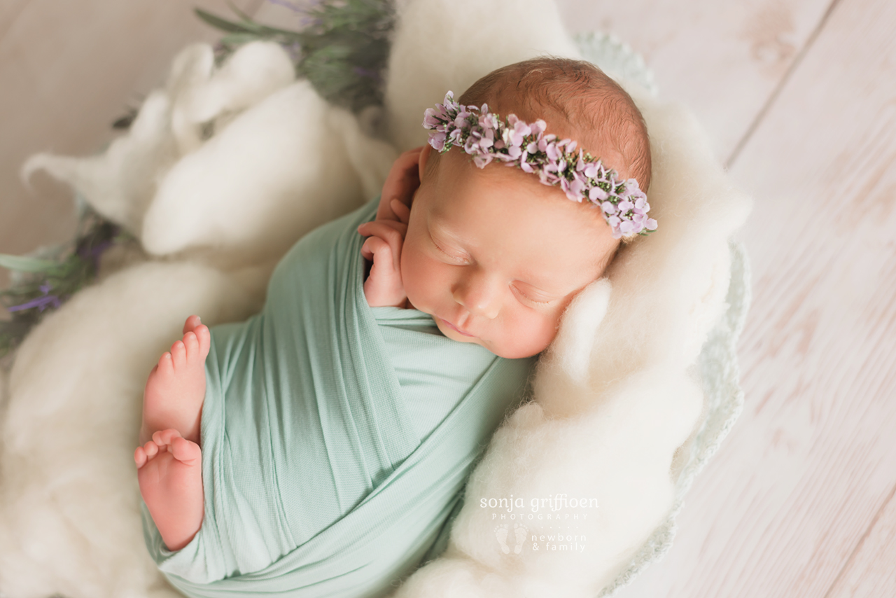 Vivienne-Newborn-Brisbane-Newborn-Photographer-Sonja-Griffioen-07.jpg