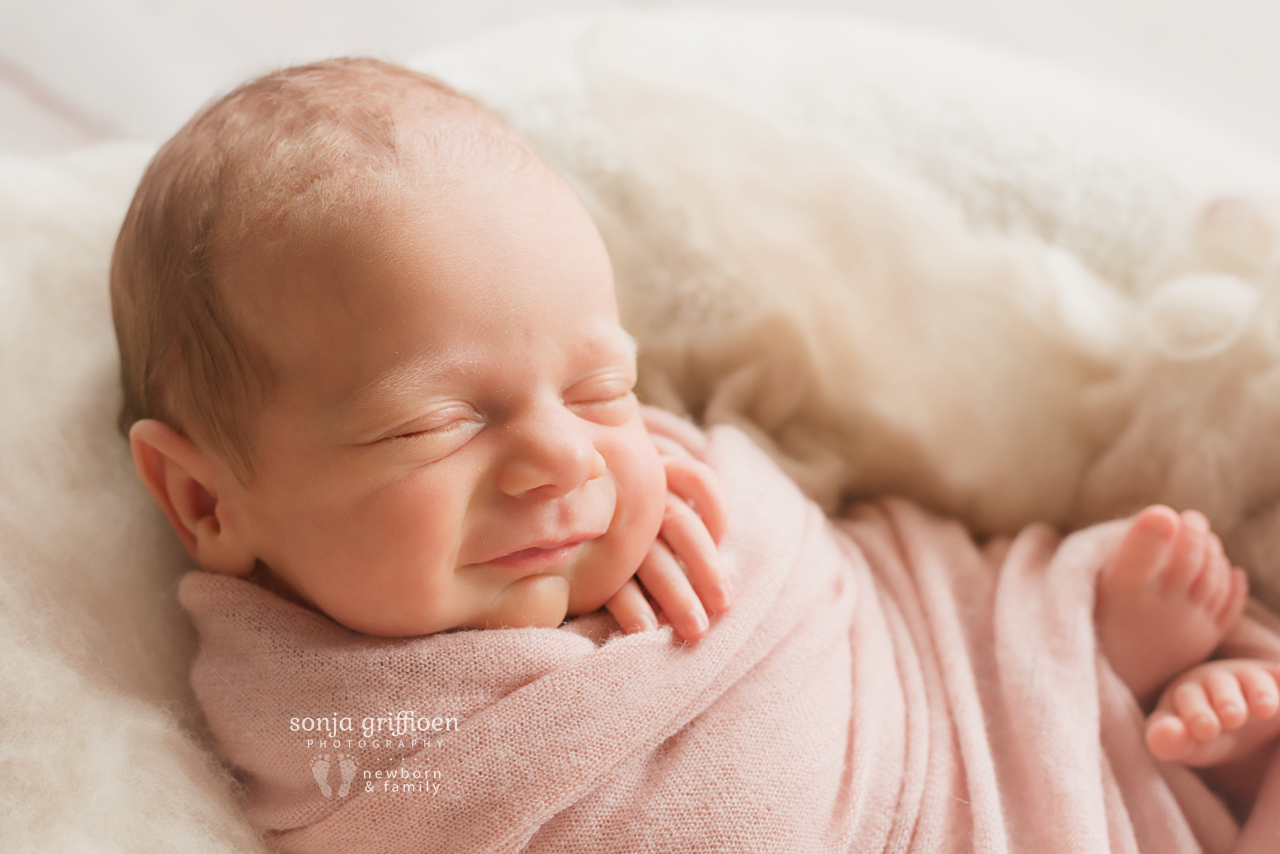 Vivienne-Newborn-Brisbane-Newborn-Photographer-Sonja-Griffioen-11.jpg