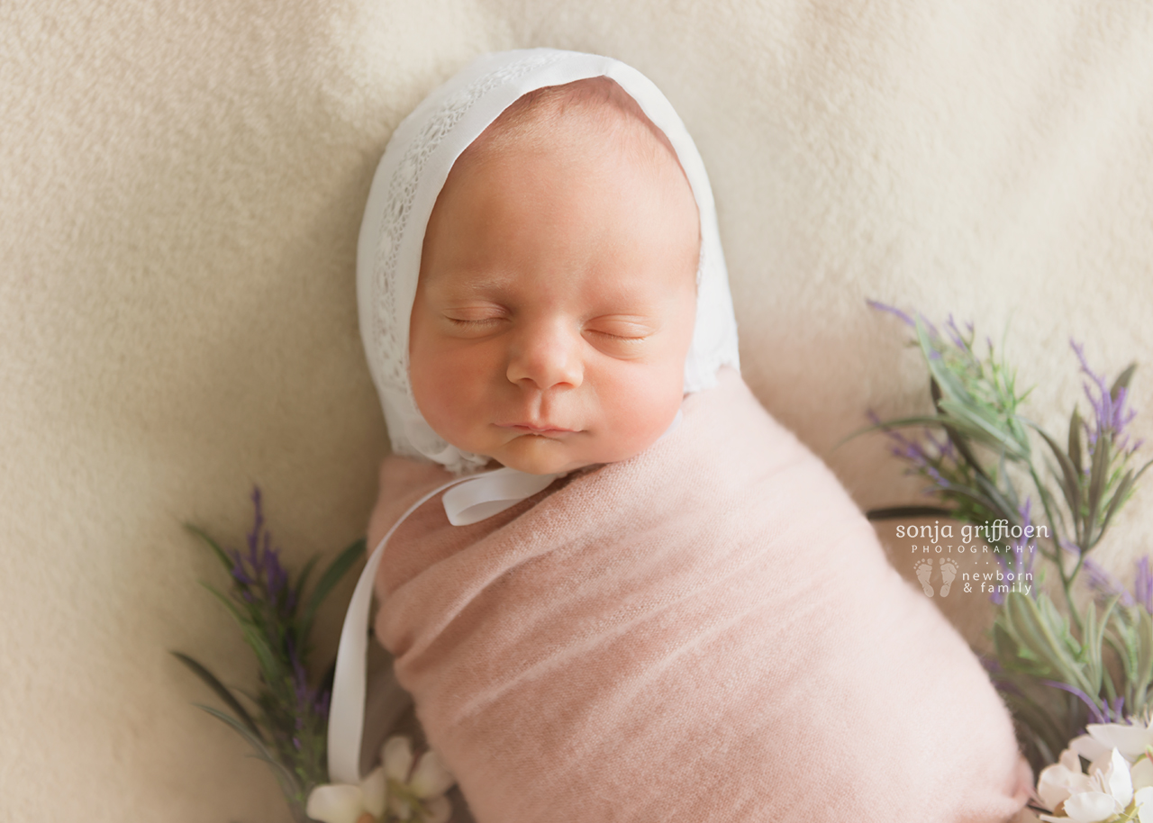 Vivienne-Newborn-Brisbane-Newborn-Photographer-Sonja-Griffioen-12.jpg