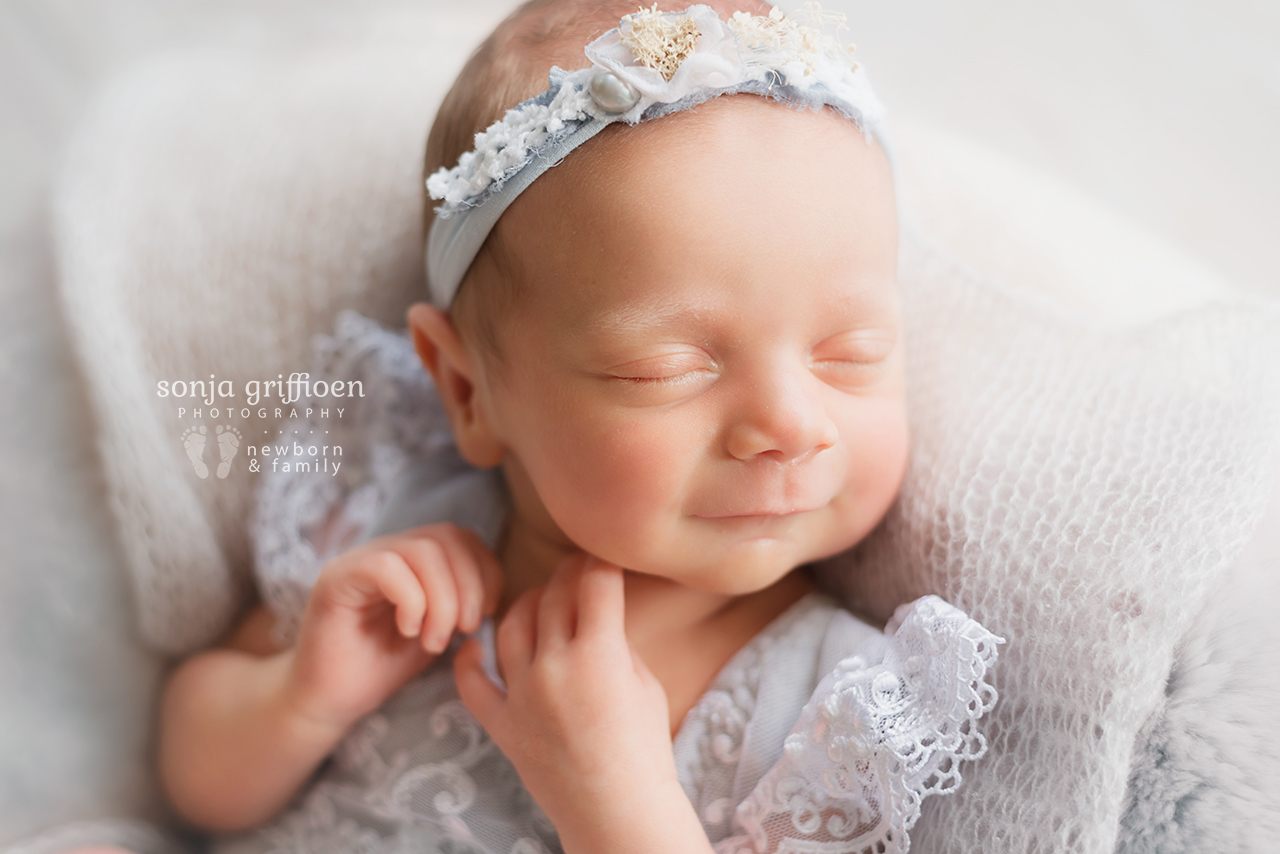 Vivienne-Newborn-Brisbane-Newborn-Photographer-Sonja-Griffioen-15.jpg