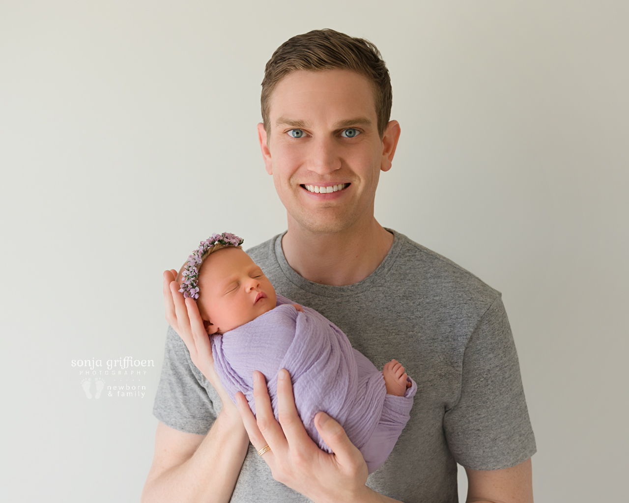 Vivienne-W-Newborn-Brisbane-Newborn-Photographer-Sonja-Griffioen-02b.jpg