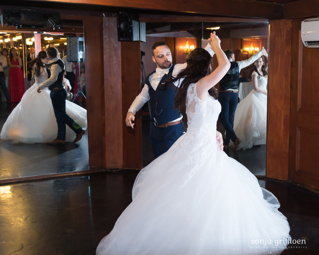 Walther-Wedding-First-Dance-Brisbane-Wedding-Photographer-Sonja-Griffioen-7.jpg
