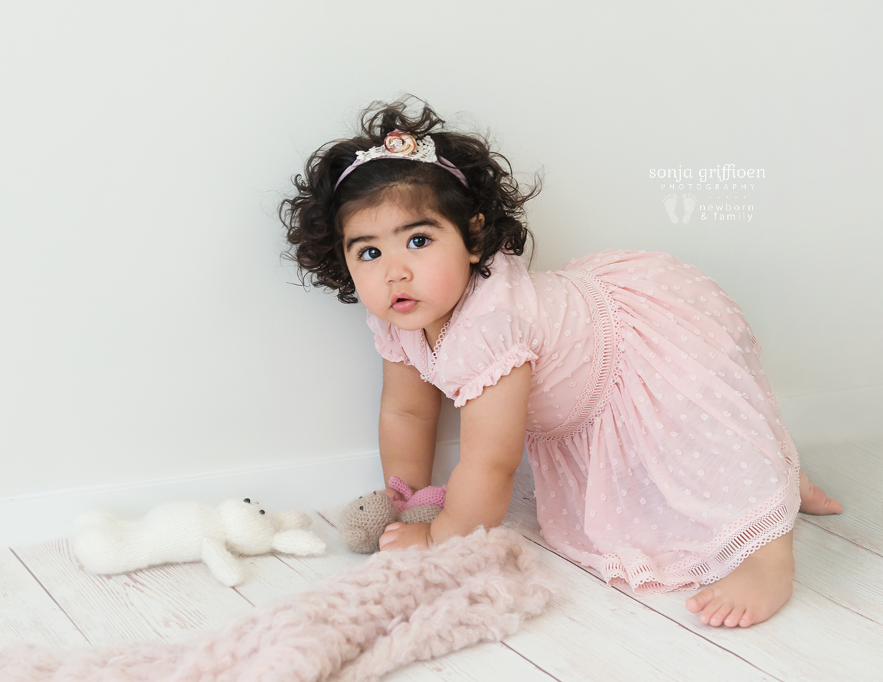 Yara-1-Brisbane-Baby-Photographer-Sonja-Griffioen-07b.jpg