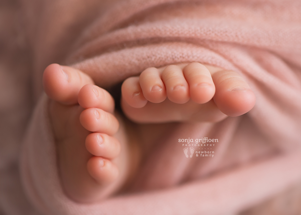 Yara-Newborn-Brisbane-Newborn-Photographer-Sonja-Griffioen-01.jpg