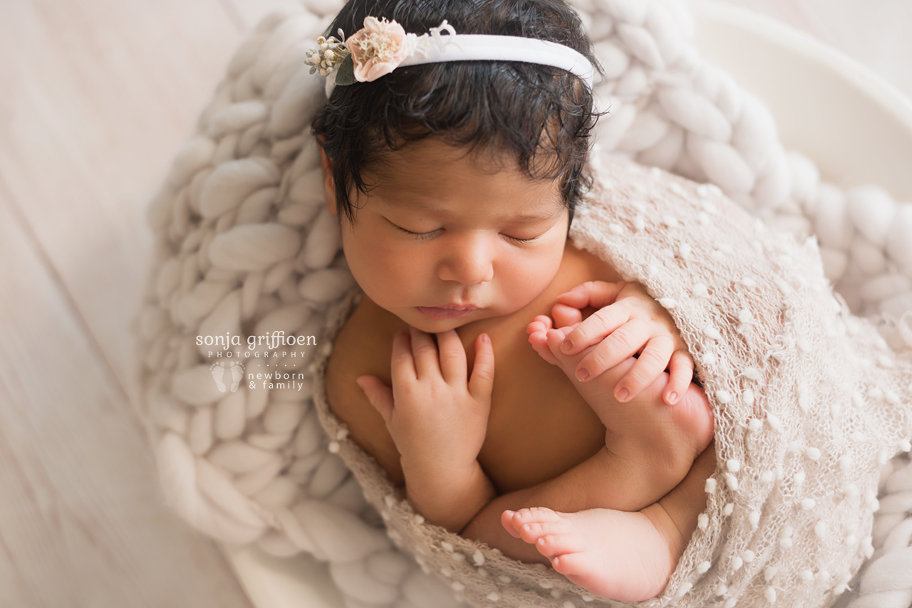 Yara-Newborn-Brisbane-Newborn-Photographer-Sonja-Griffioen-05.jpg