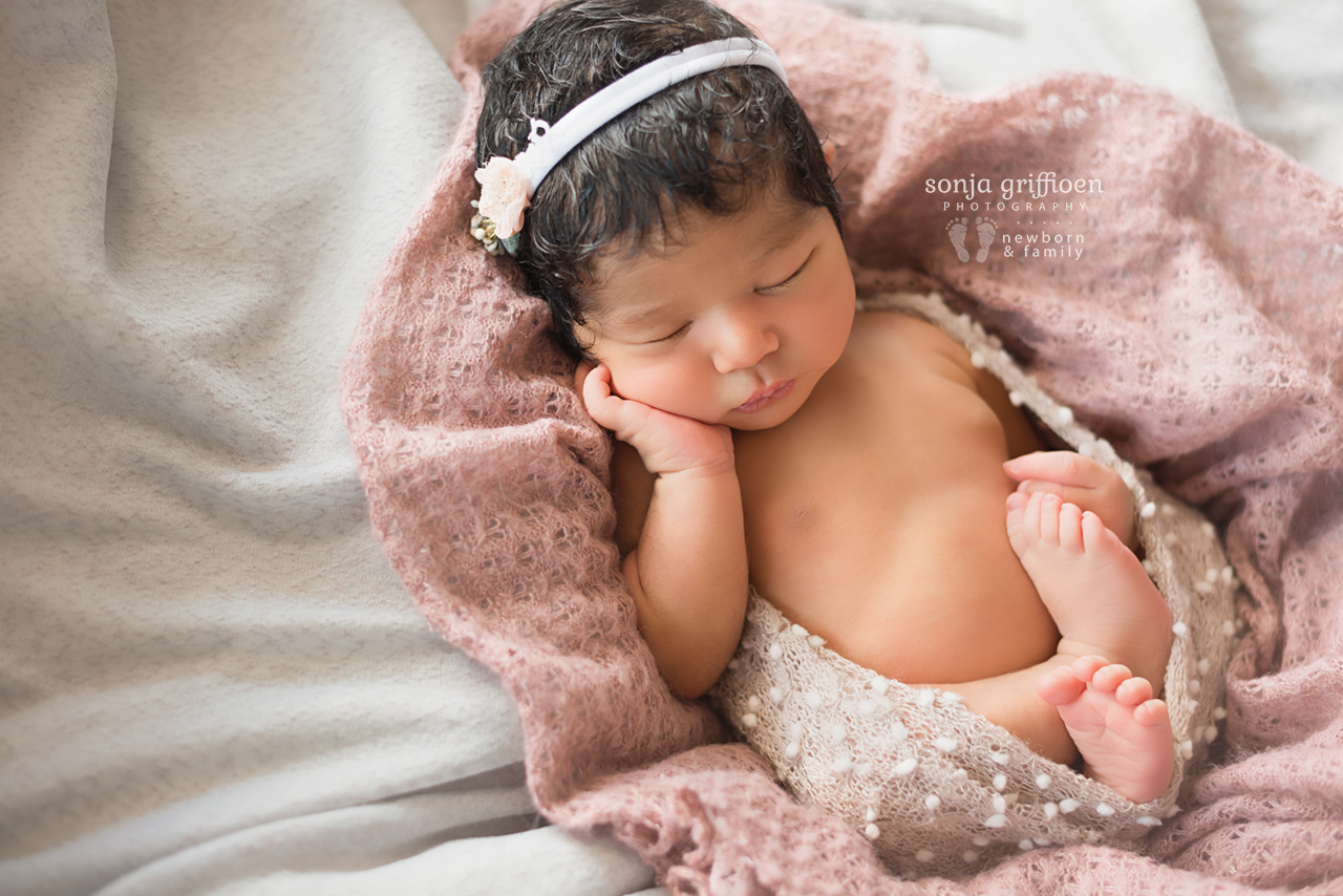 Yara-Newborn-Brisbane-Newborn-Photographer-Sonja-Griffioen-07.jpg