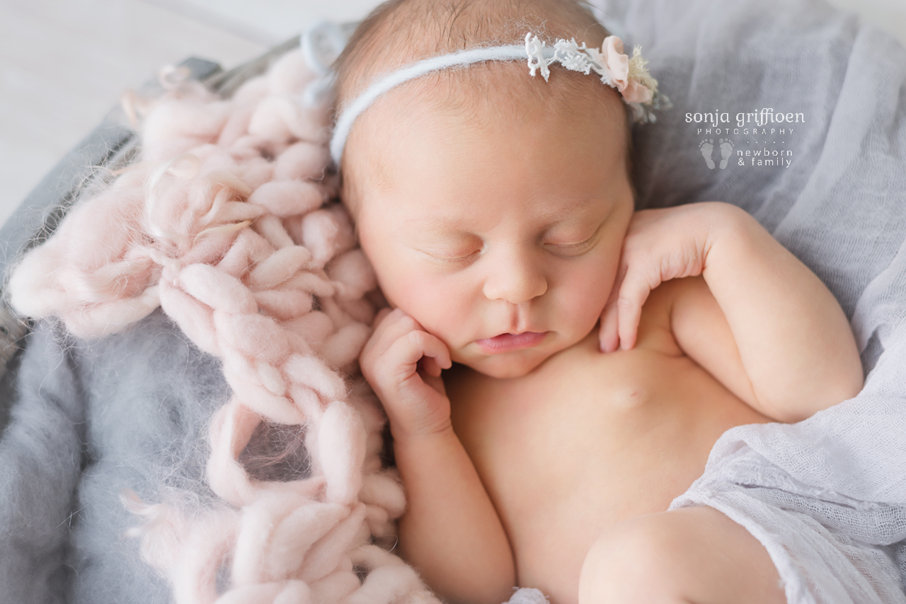 Zoe-Newborn-Brisbane-Newborn-Photographer-Sonja-Griffioen-08.jpg