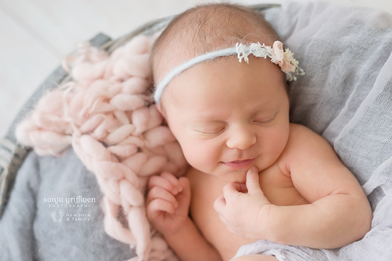 Zoe-Newborn-Brisbane-Newborn-Photographer-Sonja-Griffioen-09.jpg